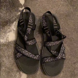 Men’s outdoor sports sandal.💵